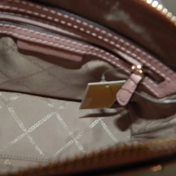 NWT Michael Kors Jet Set Charm LG Dome Crossbody Studs Quilted Leather Bag Rose